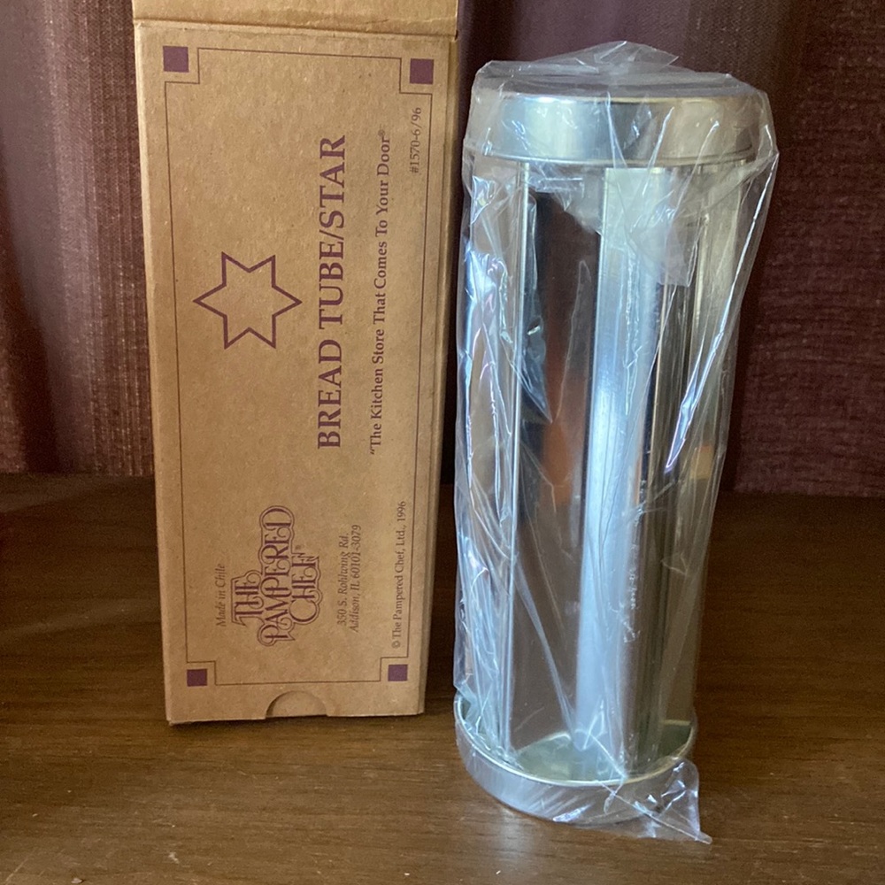 THE PAMPERED CHEF BREAD TUBE STAR #1570-6 NEW